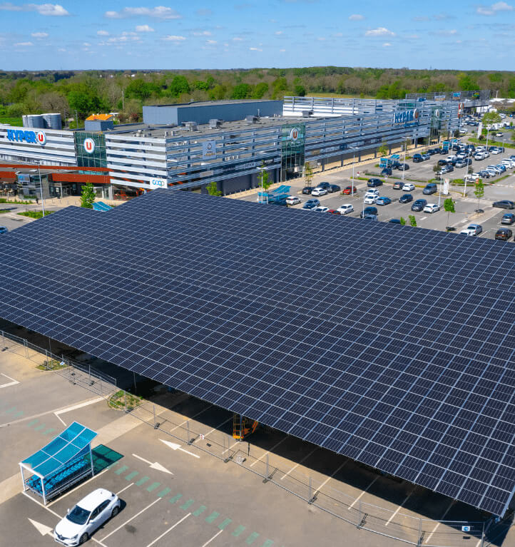 ombriere-la-roche-sur-yon-hyper-u-panneaux-solaires-photovoltaiques