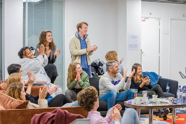 equipe-applaudissements-fresque-climat-octobre-2021