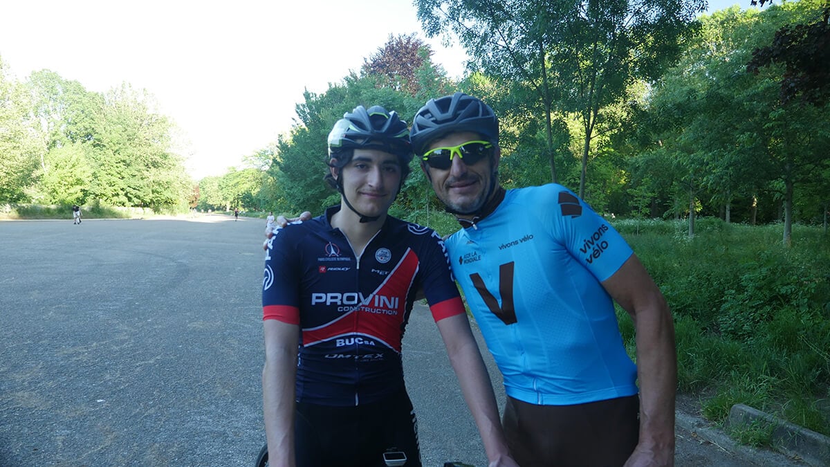 Jean-Luc Perez parcourt le Tour De France en tandem avec Hakaroa Vallée, jeune diabétique