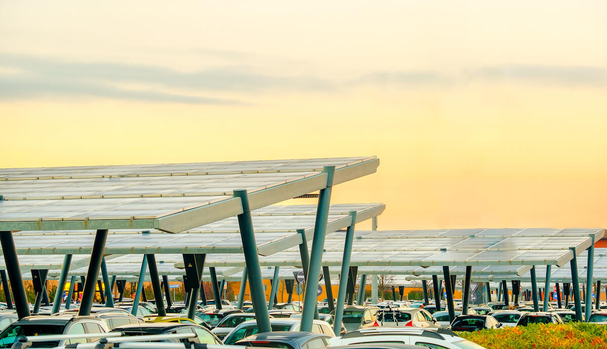 Aide en Île-de-France à l’installation d’ombrières photovoltaïques de parkings extérieurs pour entreprises et collectivités