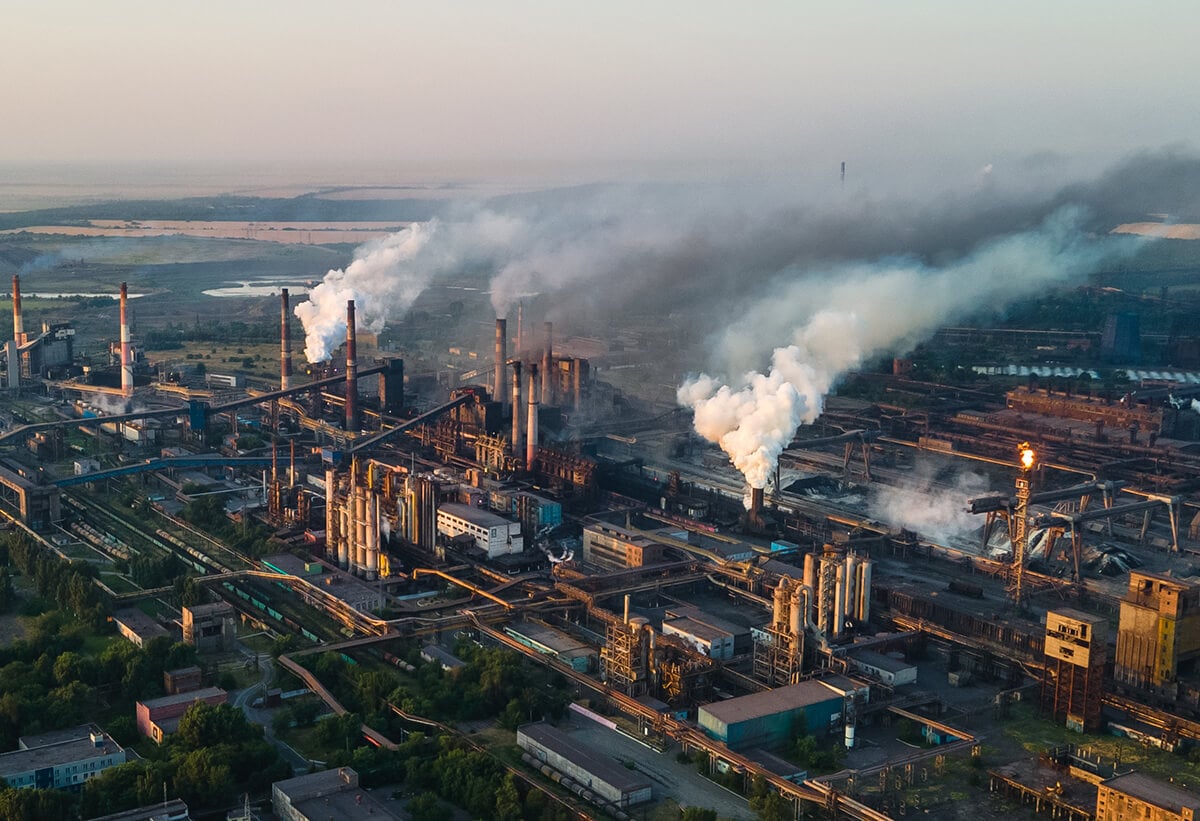 usines-fumees-cheminees-site-industriel