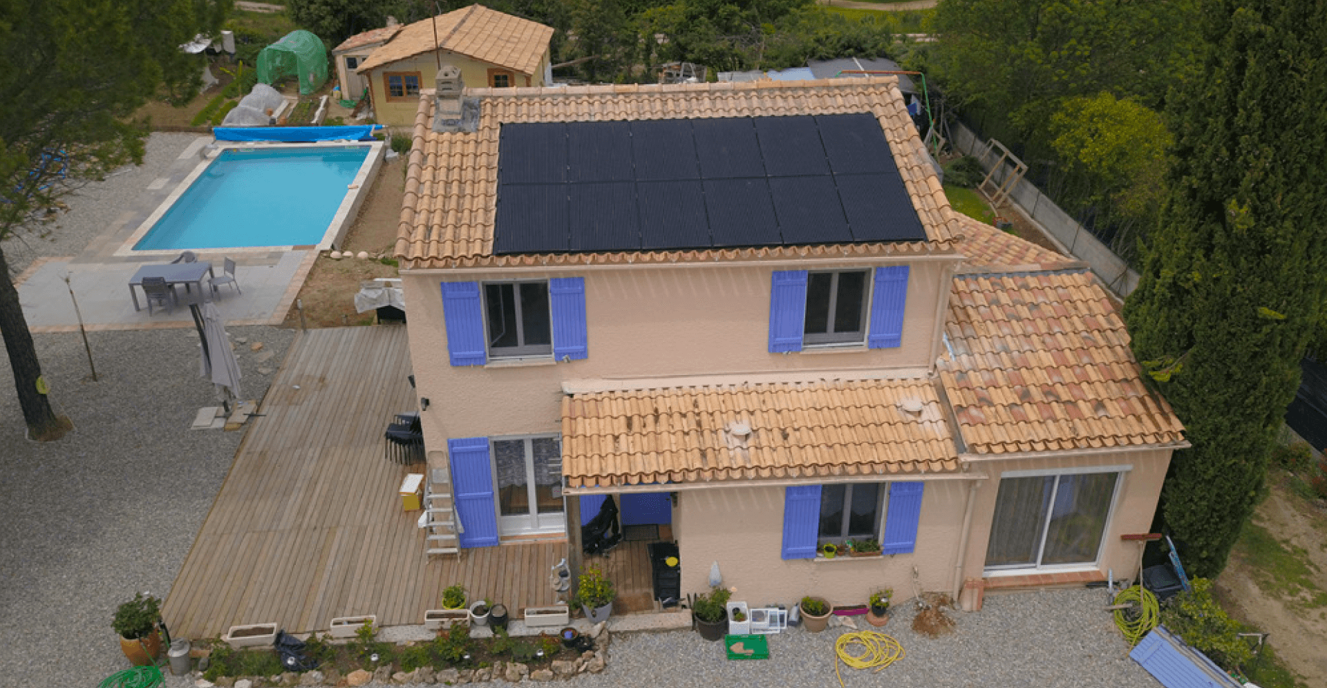 Hausse des prix de l’énergie : Hellio rend accessible l’installation de panneaux solaires avec des offres à prix réduits pour réaliser des économies sur ses factures d’électricité